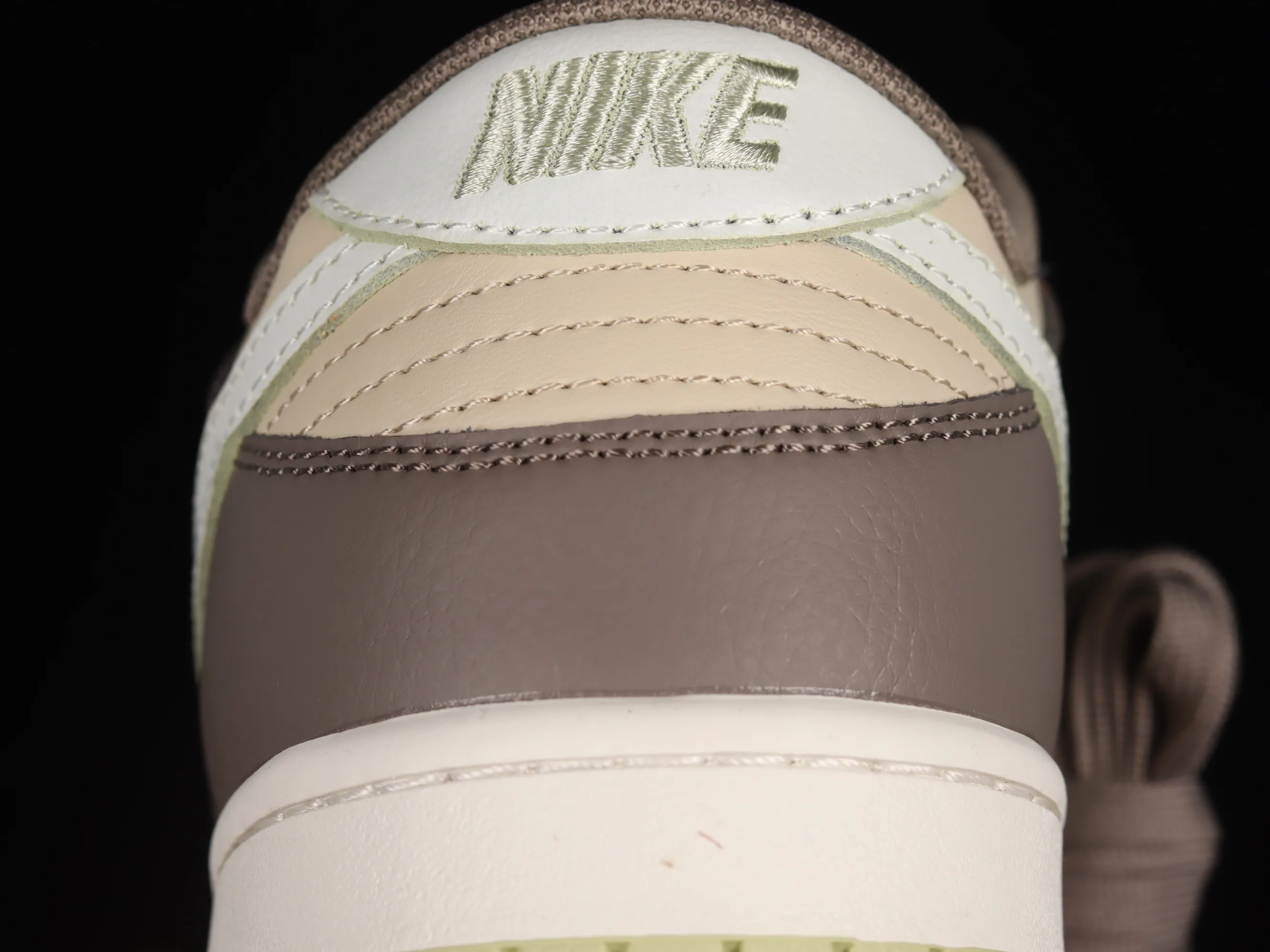 All Categories Nk SB Dunk Series Nk SB Dunk Low Low-top Sneakers N Version Nk SB Dunk Low "Khaki" Khaki Gray SB Smashed Backboard Fashion Casual Sneakers FB4960-210